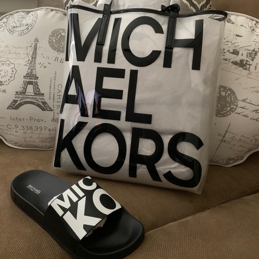Micheal Kors Tote set